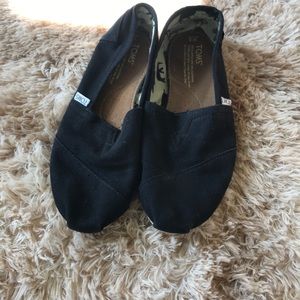 Women’s Black Size 8 Toms